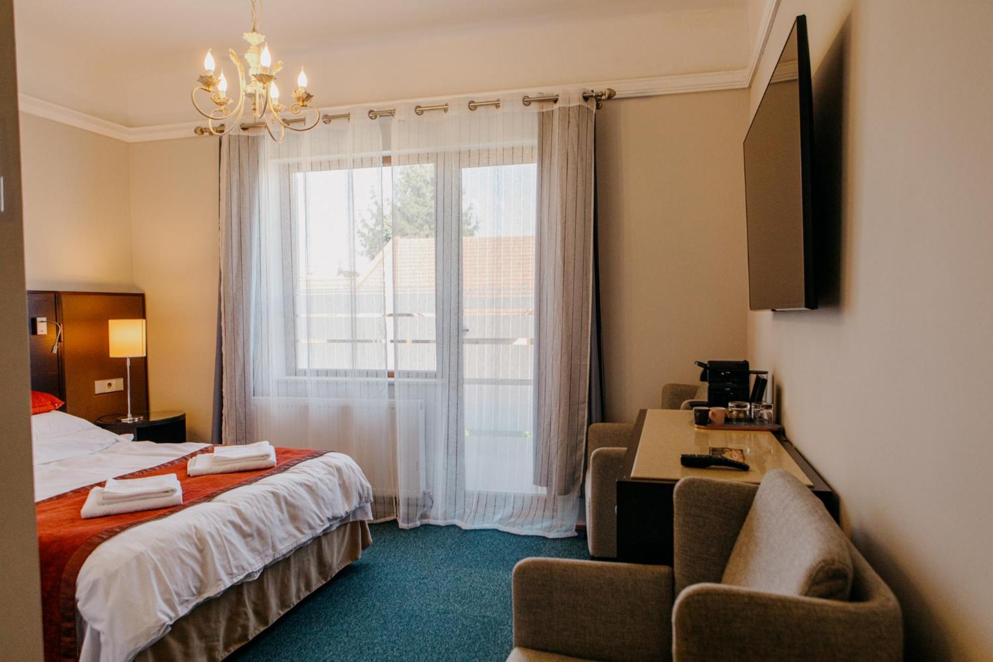 Excelsior Inn Turda Bagian luar foto