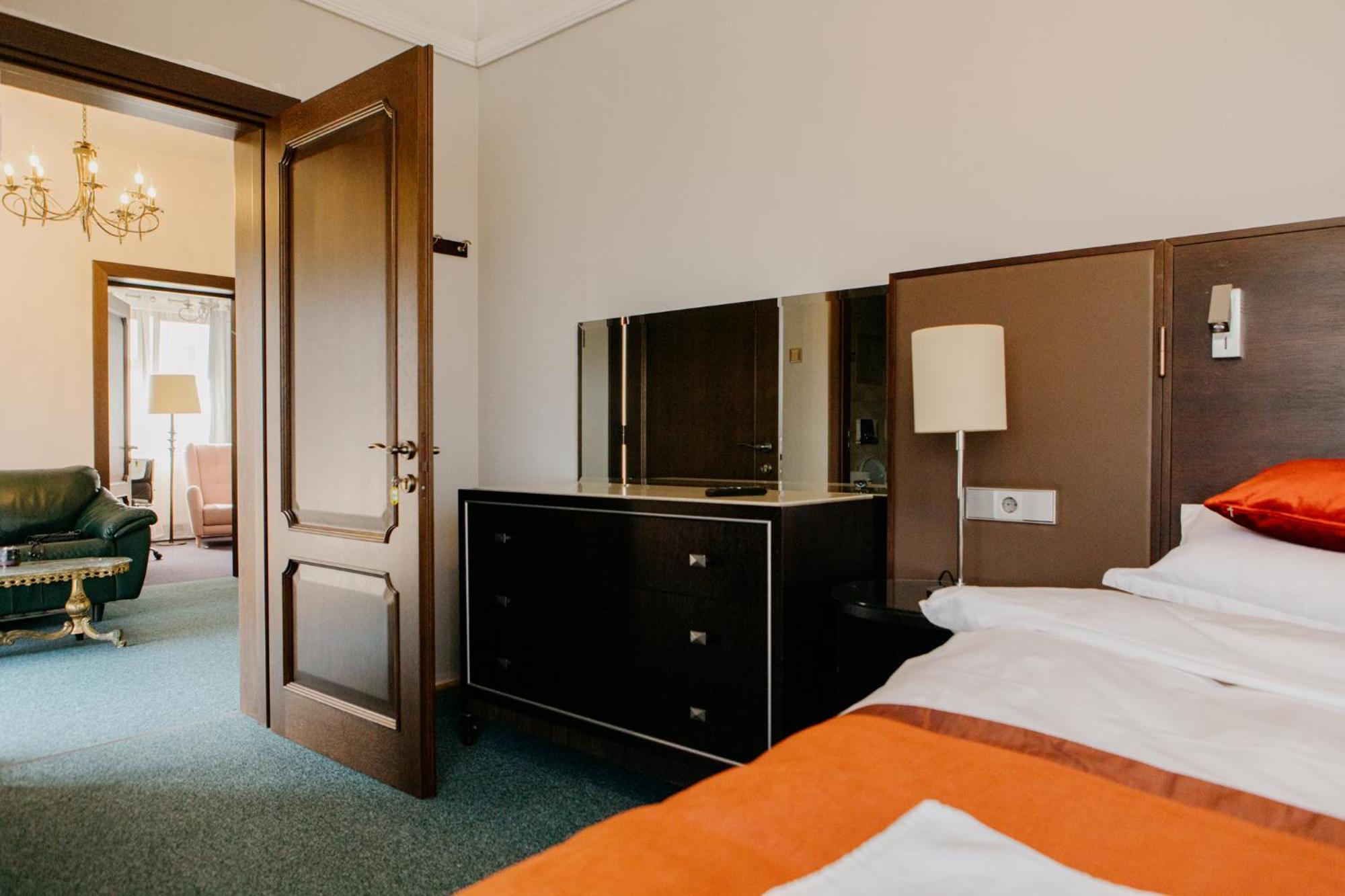 Excelsior Inn Turda Bagian luar foto
